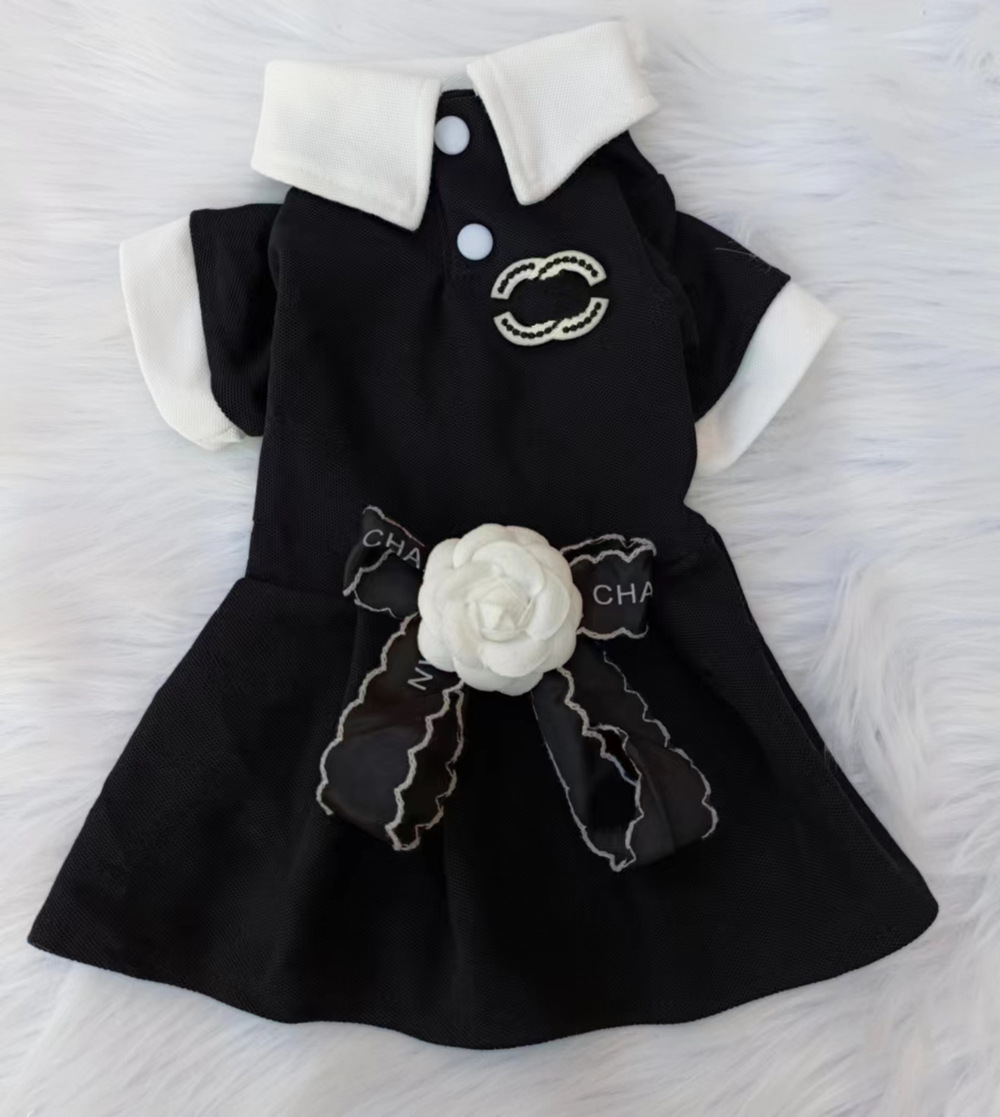 Designer Dog Skirt Black White Color Matching Pet Summer Breathable T shirt Small Skirt Flower Bow Pet Skirt Fadou Schnauzer Teddy Cat Skirt S-XXL