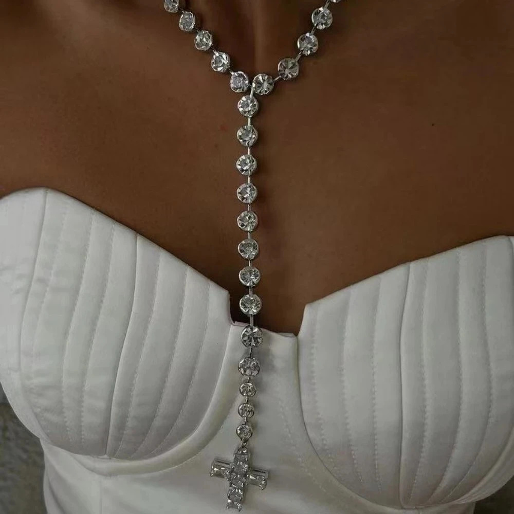 Sexy Crystal Big Cross Pendant Long Tassel Back Chain Necklace Wedding Jewelry for Women Rhinestone Body Chain Necklace Choker 240315