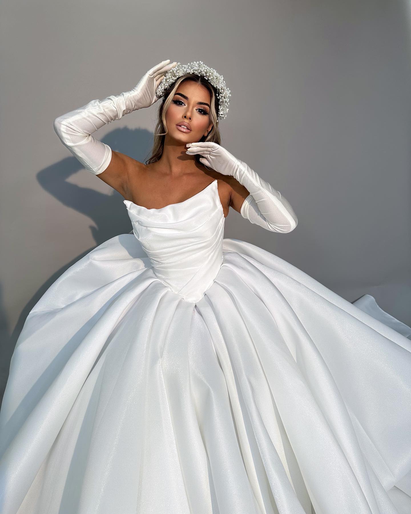 Princess Ball Gown Wedding Dress For Bride Strapless Satin Wedding Dresses Bridal Gowns Vestido De Noiva Pleats Ruffle Classic Robe Mariage 0616