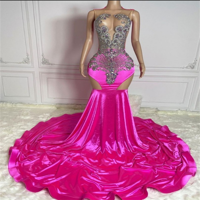 Black Girls Prom Dresses With Rhinstone Beaded Stunning O Neck Mermaid Hot Pink Evening Gowns Sweep Train Cut Side Luxury Formal Party Dress 2024 Spec