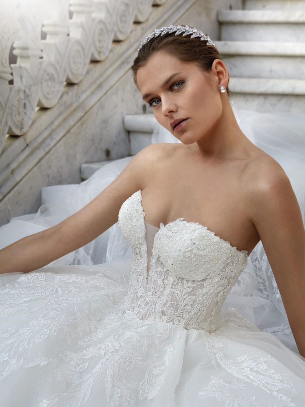 Elegant Off The Shoulder Bride Robe Classic Appliques Beads Bridal Gown Sparkly Sequins Ball Gown Wedding Dress Robe