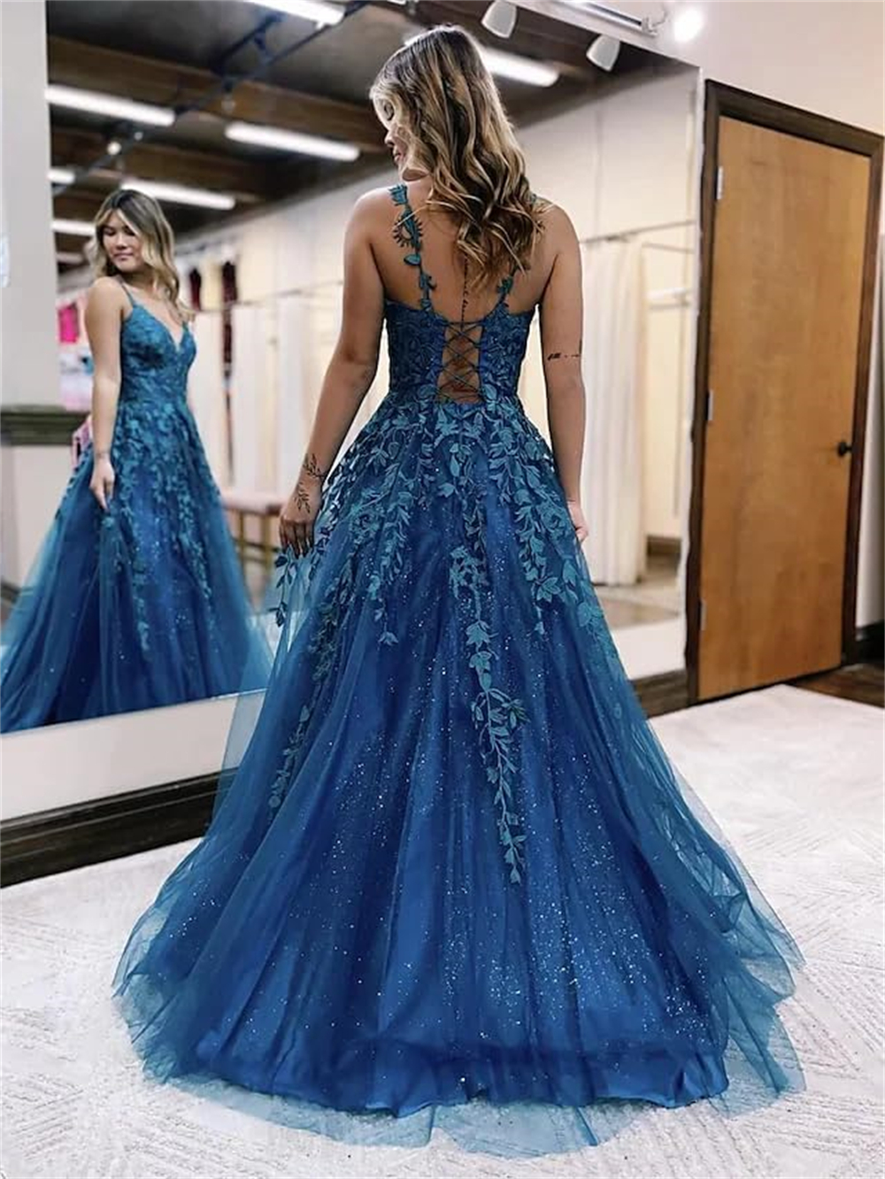 Spaghetti Long Prom Dresses Appliques Deep V-Neck Ball Gown Tulle Plus Size Lace-up Floor-Length Formal Occasion Evening Party Gown Pd06