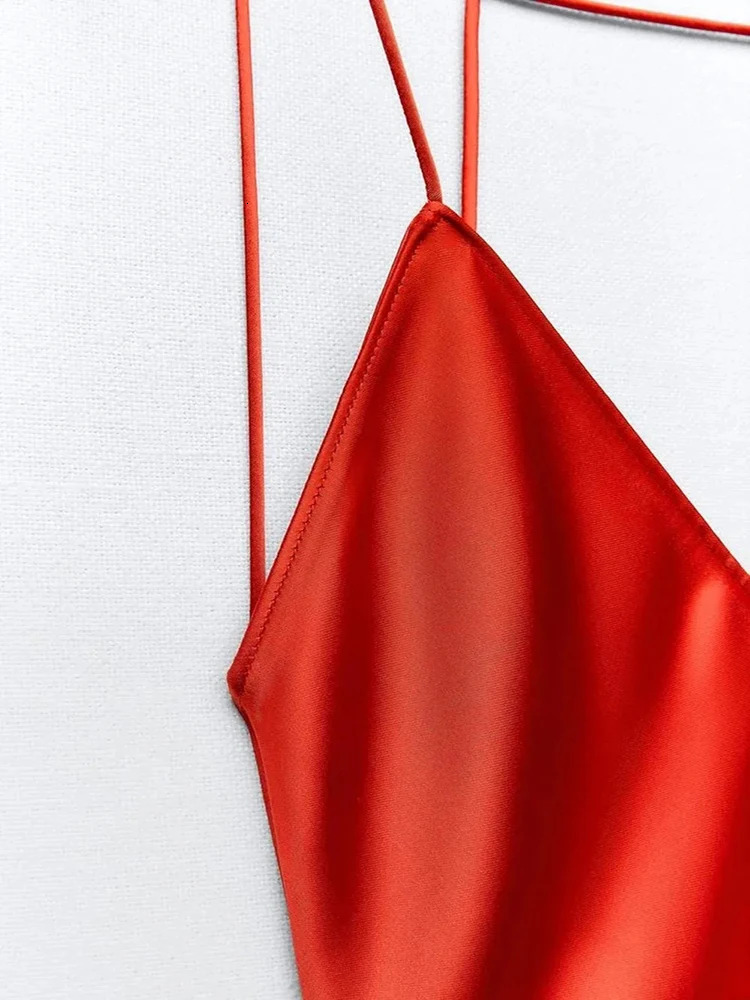 TRAFZA Womens Spaghetti Straps VNeck Backless Dress Red Sexy Long Satin Dresses Fashion Sleeveless Elegant Party 240322