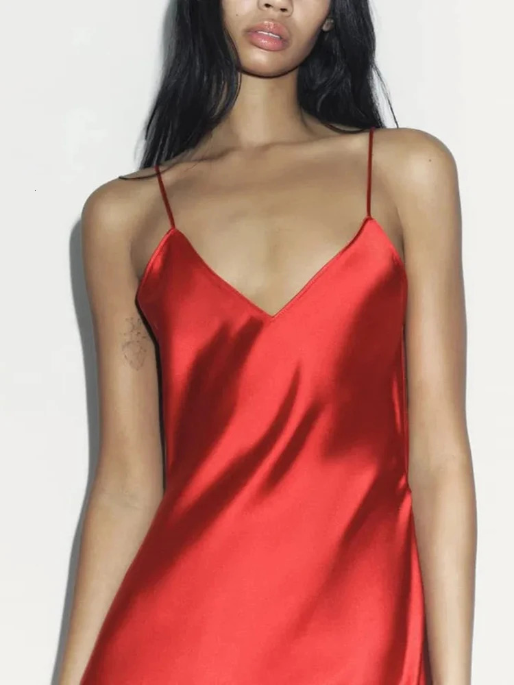 TRAFZA Womens Spaghetti Straps VNeck Backless Dress Red Sexy Long Satin Dresses Fashion Sleeveless Elegant Party 240322