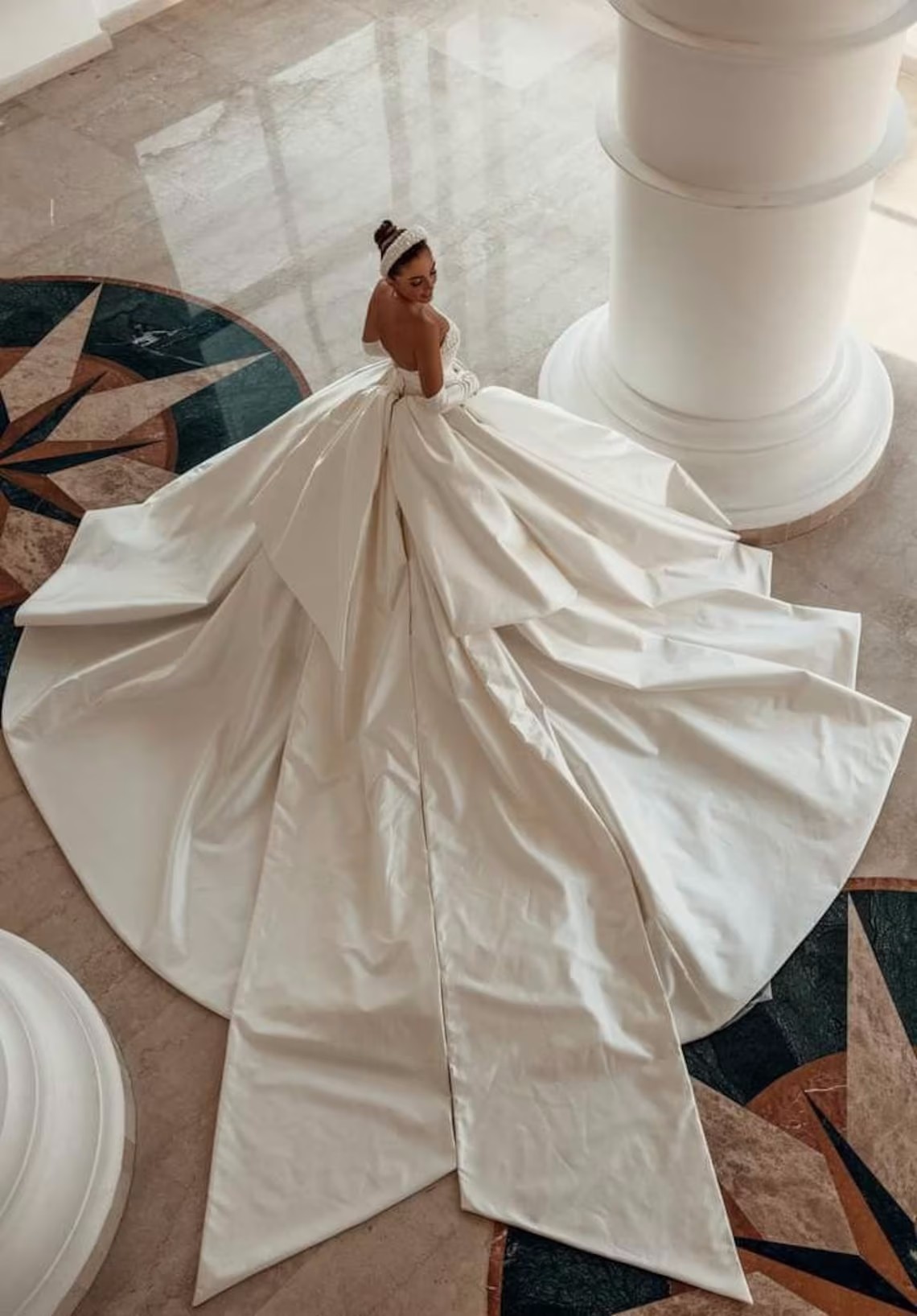 Luxury Tiered Satin Ball Gown Wedding Dress Robe De Marriage Sleeveless Beading Pearls Off The Shoulder Bridal Skirts