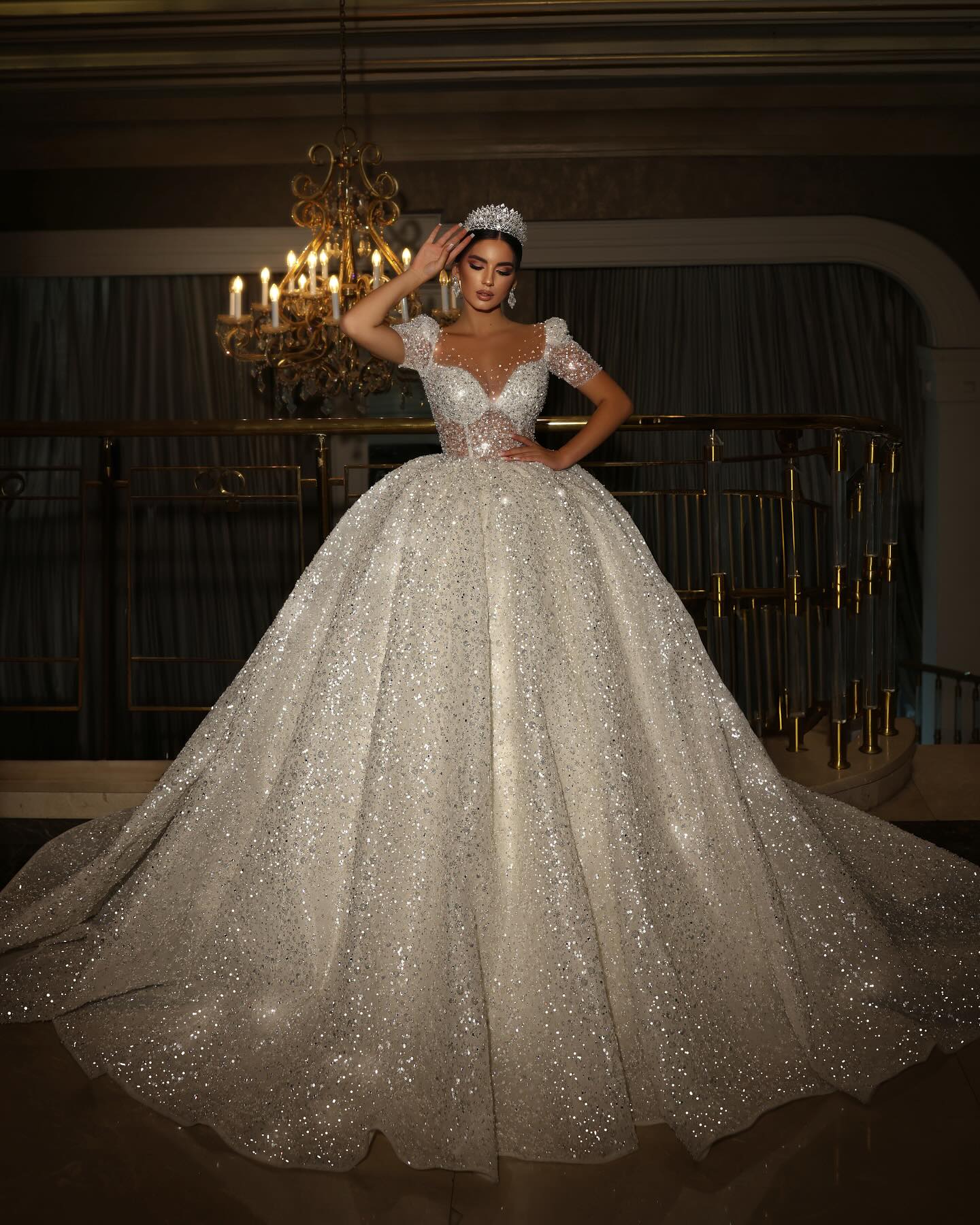 Crystal Ball Gown Wedding Dress For Bride Bodice Sheer Beads Neck Short Sleeves Sequins Wedding Dresses Dubai Saudi Arabic Sweep Train R Bridal Gowns