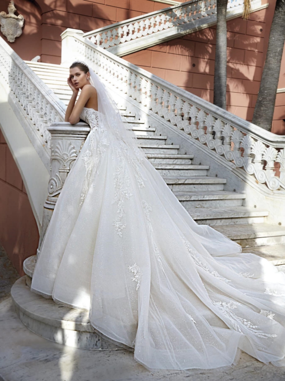 Elegant Off The Shoulder Bride Robe Classic Appliques Beads Bridal Gown Sparkly Sequins Ball Gown Wedding Dress Robe