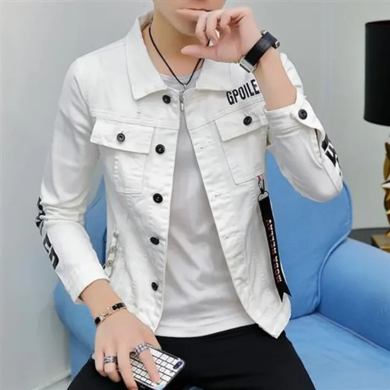 Denim Jackets Man Casual Slim Short Jeans Coat for Men Ripped with Hole Red Print Vintage Winter Big Size of Fabric Joker L 240319