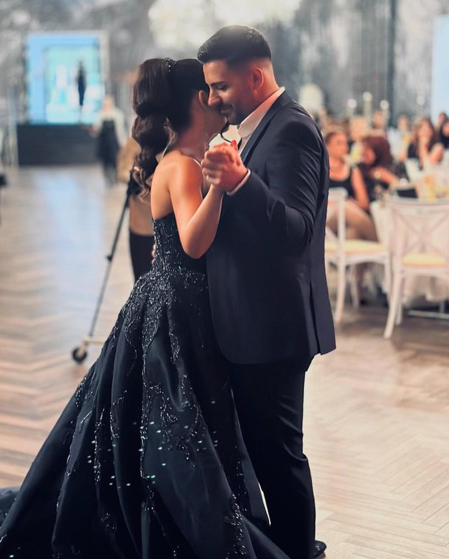 Stunning Navy Blue Dress With Overskirts Sweetheart Beading Lace Wedding Dresses Bridal Gowns Front Slit Sweep Train Designer Country Robe Mariage 051