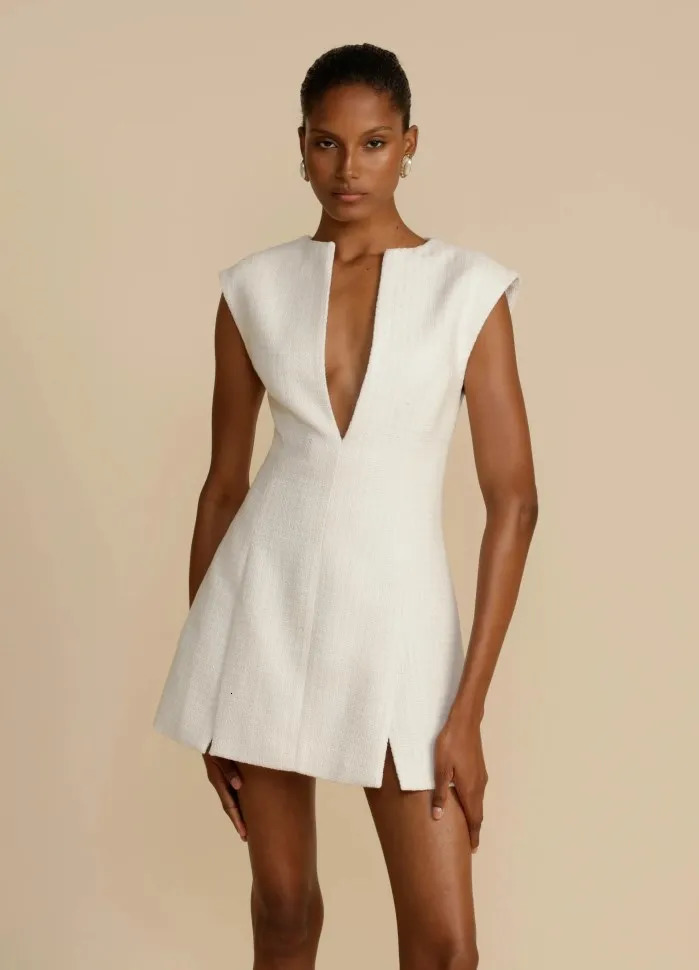 Black Sleeveless Bodycon V neck Mini Dress For Women Fashion Hollow Out Short Dresses 2024 Elegant Evening Party Sexy Vestidos 240314
