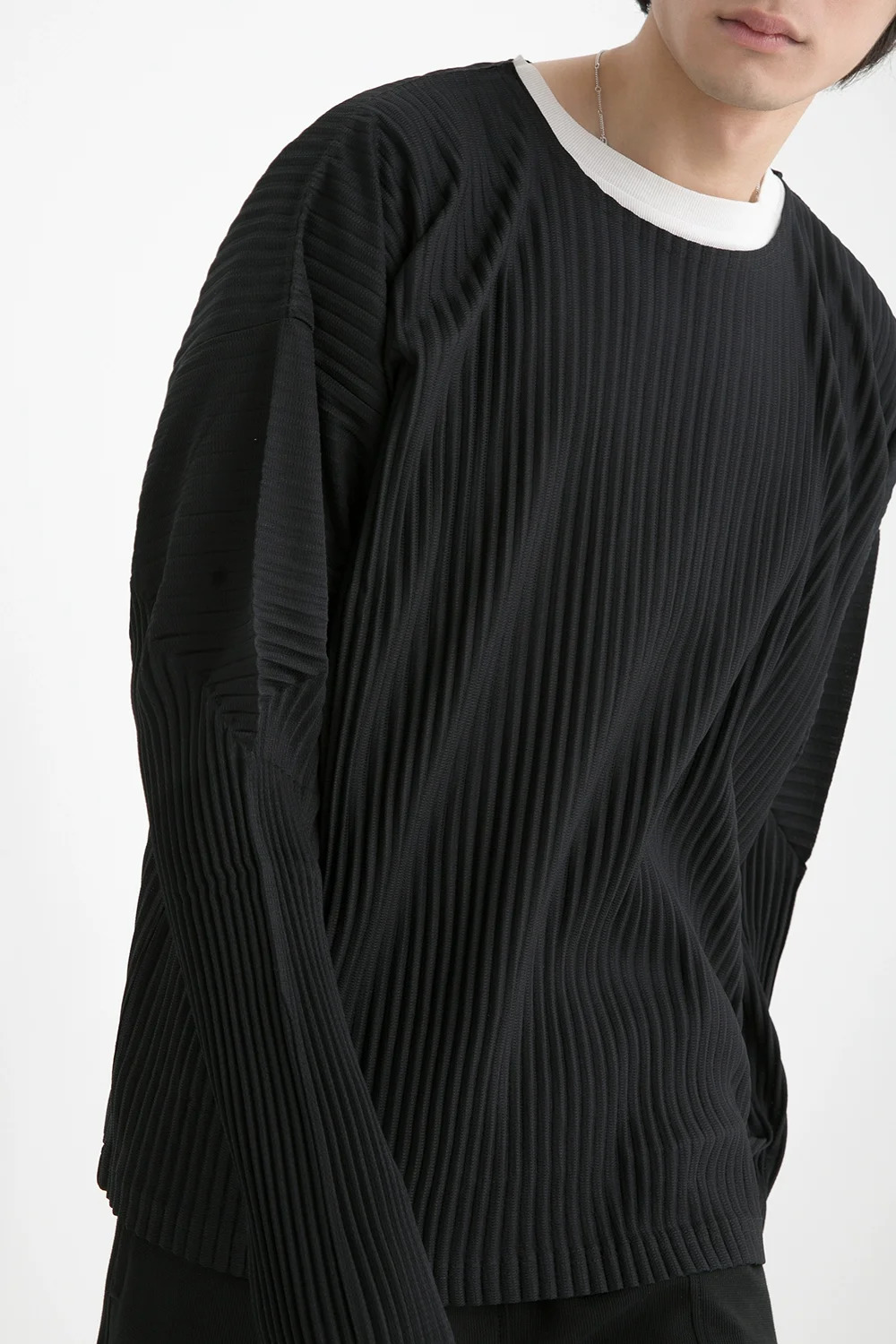 Miyake Pleated Full Sleeve Round Collar T Shirt For Men Fashion Japanese Streetwear Long Sleeve Plain T-shirt Casual Top 240319