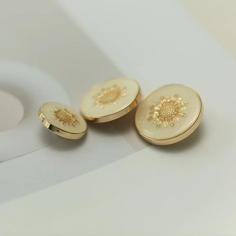 FCXDG 10pcs Fashion Sunflower Round Metal Buttons Clothes Decoration Accessories Jacket Sweater Coat Buttons DIY Sewing Buttons 240327