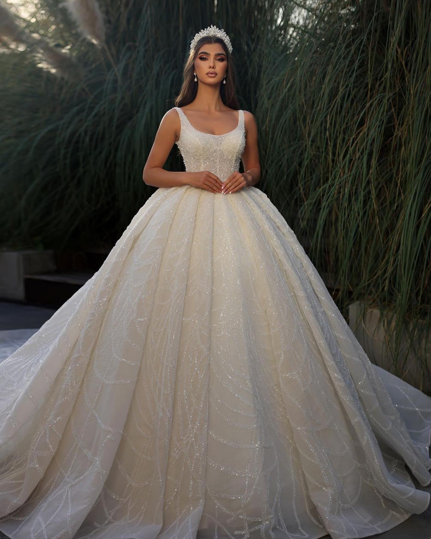 crystal ball gown Wedding Dress for bride thick straps beading wedding dresses Dubai saudi arabic sweep train ruffle r Bridal gowns