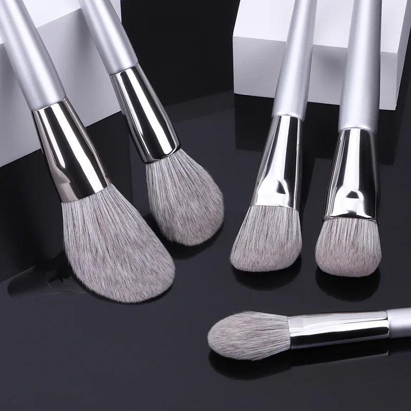 KLINA 12PCS Makeup Brushes Kit Professional Natural Goat Hair Foundation Powder Contour Eyeshadow Lip Make Up Tools For Women 240315