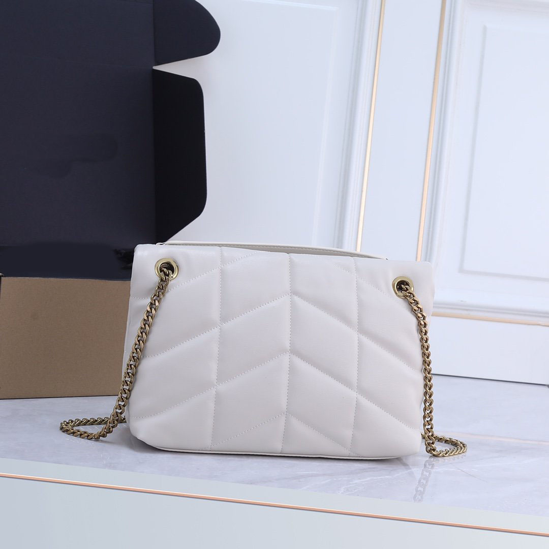 Fashion Trends Clas… - image