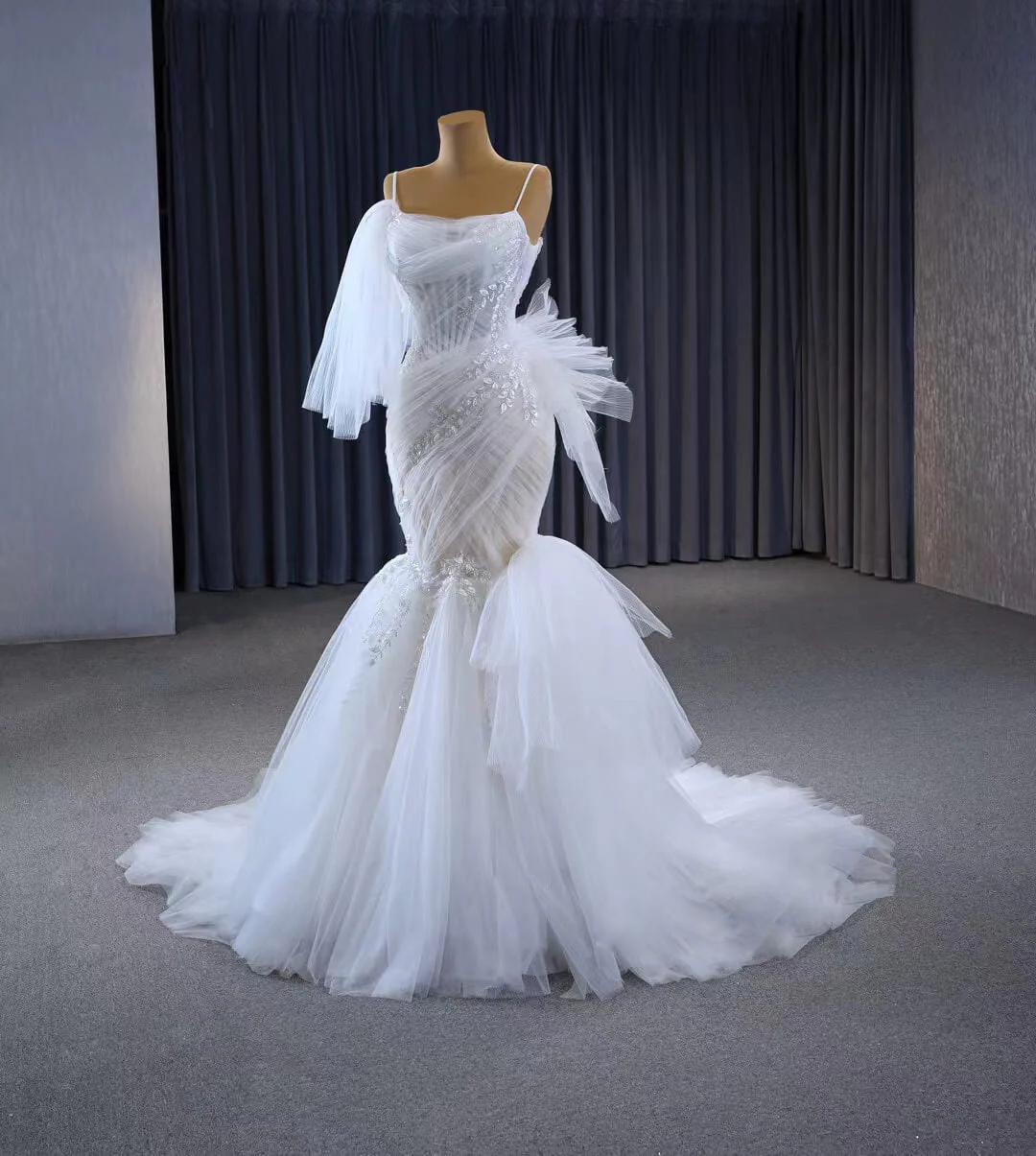 Beauty Draped Pleats Spaghetti Straps Boat Neck Mermaid Wedding Dresses Sleeveless Beaded Appliques Lace Trumpet Bridal Gowns 2024 New Arrival