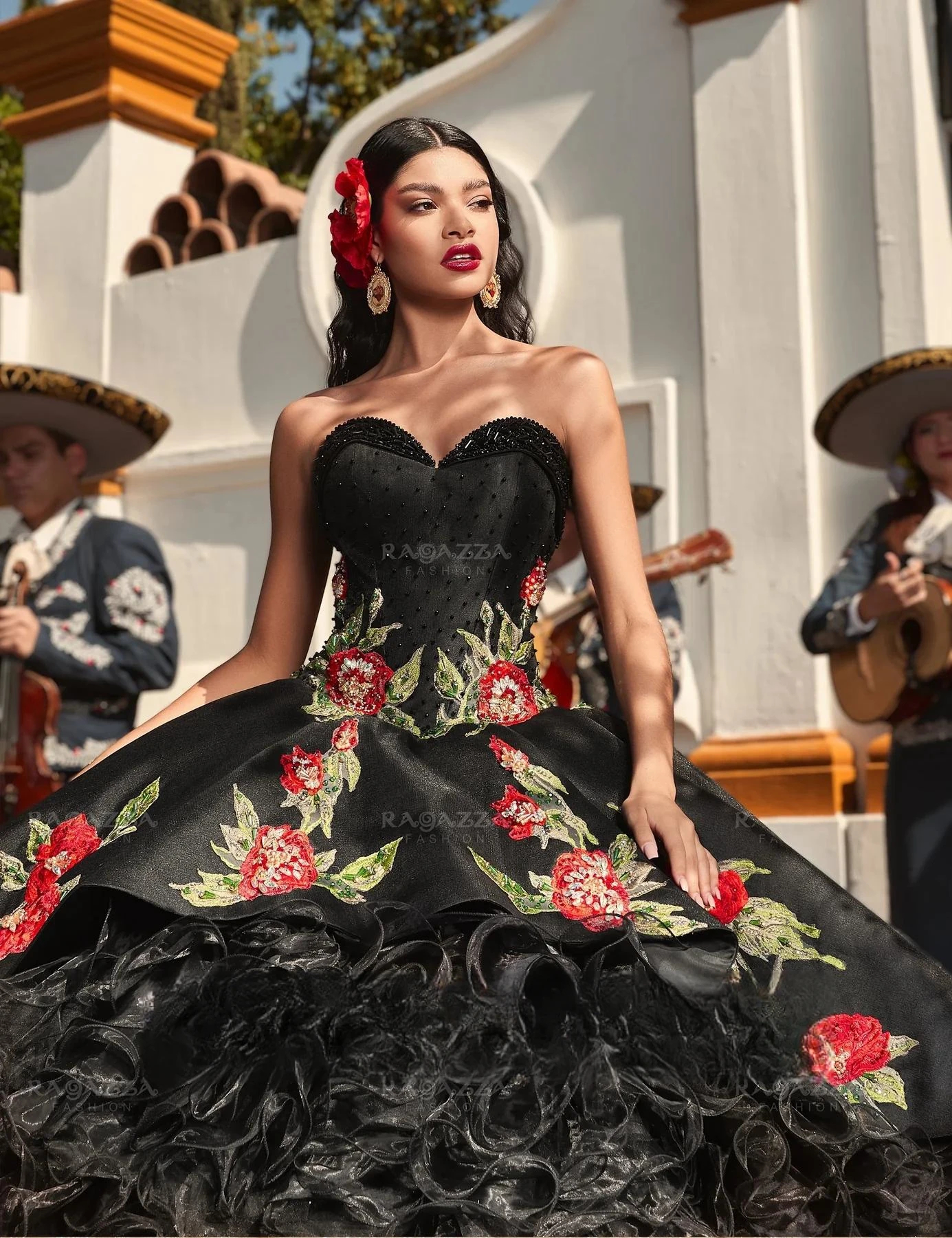 Charro Mexican Black Quinceanera Dresses Embroidery Floral Lace Appliques Beaded Sweetheart Neck Classic Prom Special Occasion Ball Gown Sweet 16 Dres