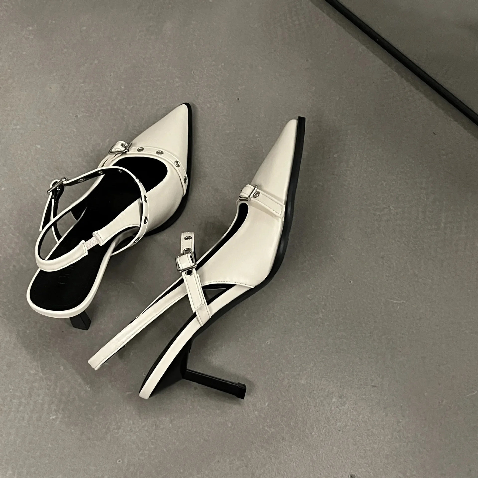 Rivet Fashion Women Shoes 2023Summer Pointed Thin Heel Sandals Elegant Low Heels Dress High 240320