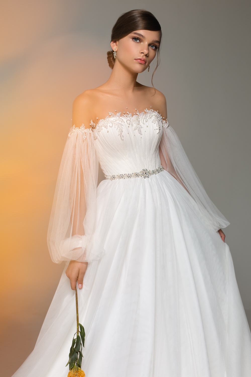 Exquisite Sheer Neck A Line Wedding Dresses for Bride See Thr Lantern Sleeve Bridal Dress Beaded Waist Wedding Annversary Gowns for Women