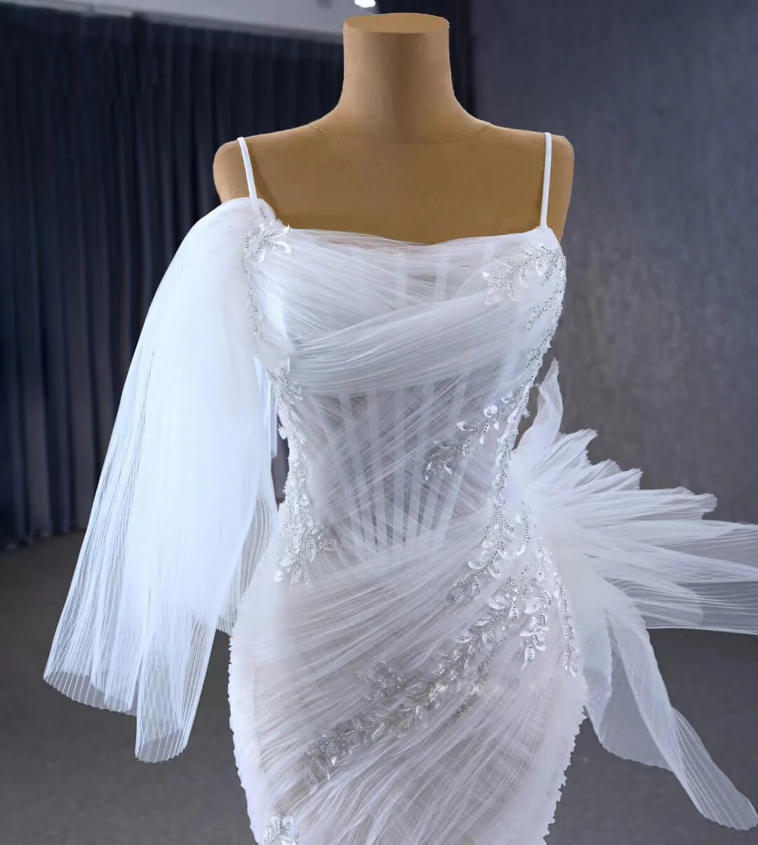 Beauty Draped Pleats Spaghetti Straps Boat Neck Mermaid Wedding Dresses Sleeveless Beaded Appliques Lace Trumpet Bridal Gowns 2024 New Arrival