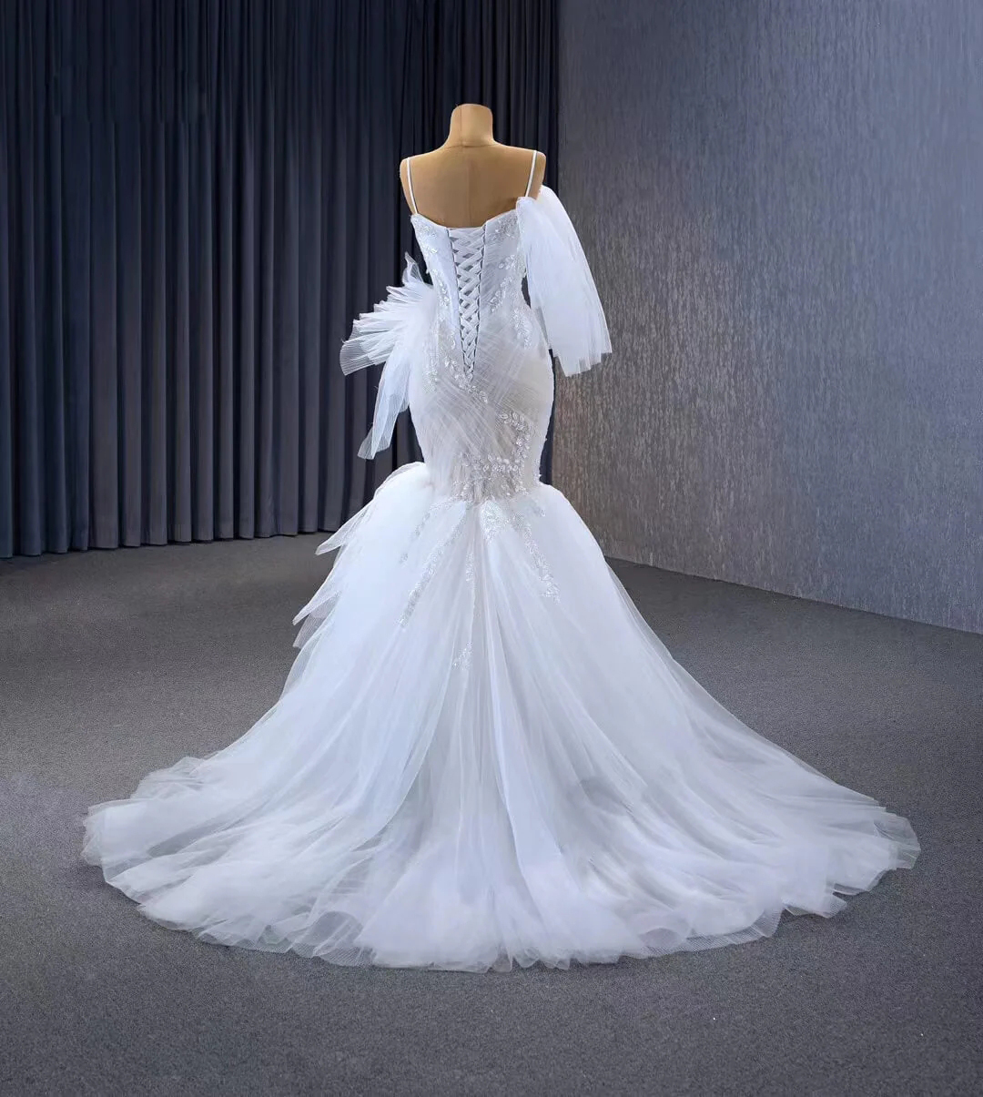 Beauty Draped Pleats Spaghetti Straps Boat Neck Mermaid Wedding Dresses Sleeveless Beaded Appliques Lace Trumpet Bridal Gowns 2024 New Arrival