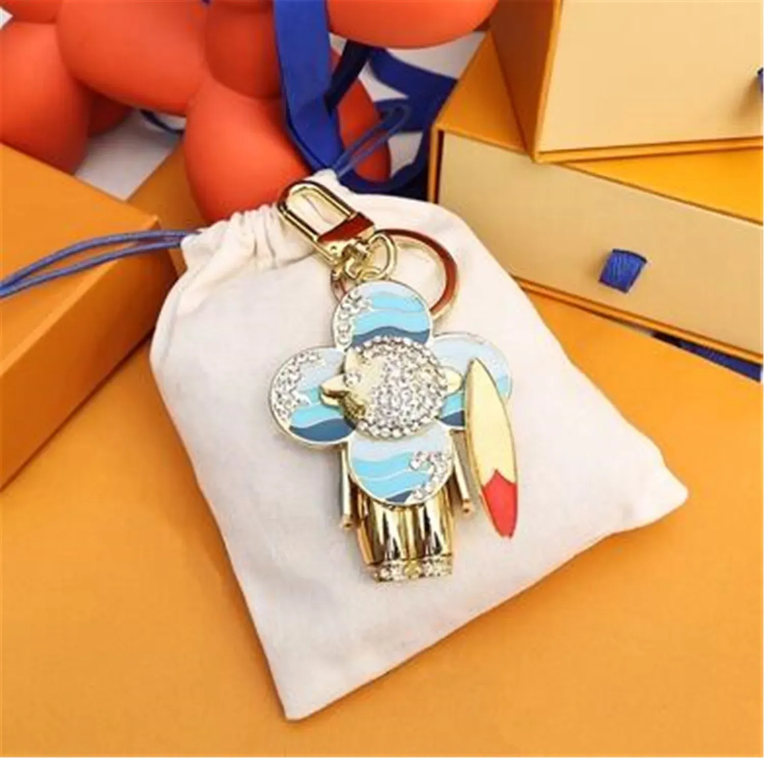 Car Keychains Designer Keychain Classic Buckle Keyring for Men Women Stylish Bag Pendant with Gift Box S25627