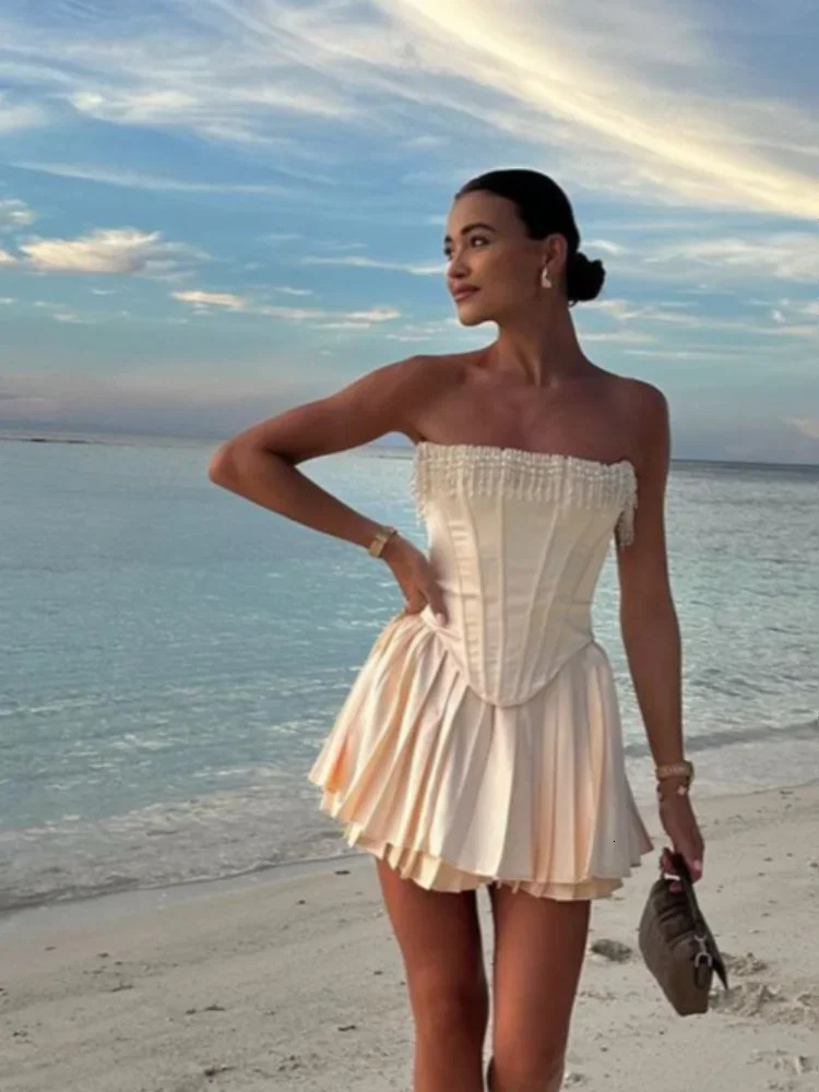 Lady Sexy Beaded Strapless Pleated Skirt 2 Piece Set Women Elegant Sleeveless Bodycon Tops Skirts Female Fashion Beach Suit 240315