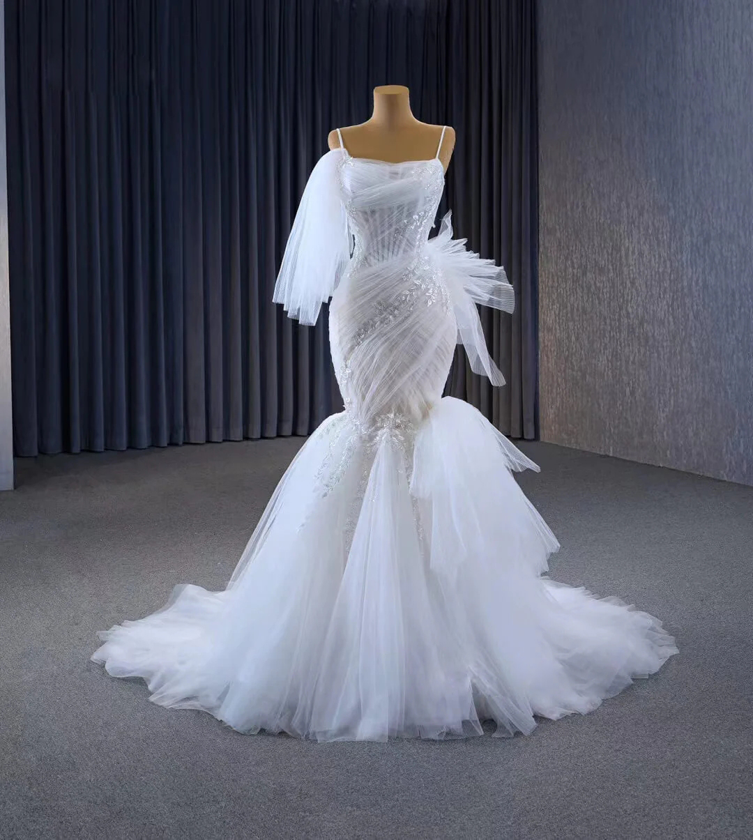 Beauty Draped Pleats Spaghetti Straps Boat Neck Mermaid Wedding Dresses Sleeveless Beaded Appliques Lace Trumpet Bridal Gowns 2024 New Arrival