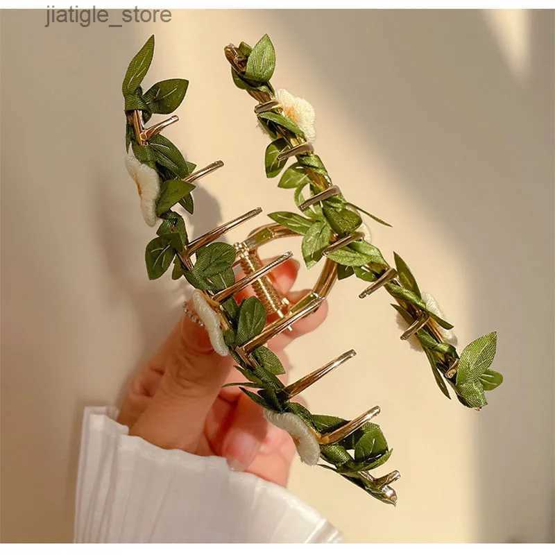 Hair Clips 2022 New Women Metal Hair Claw Elegant Gold Flowers Hair Clips Barrette Crab Headband Hairpin Headwear WOMAN HAIR CLIP ACCESSORI Y240329