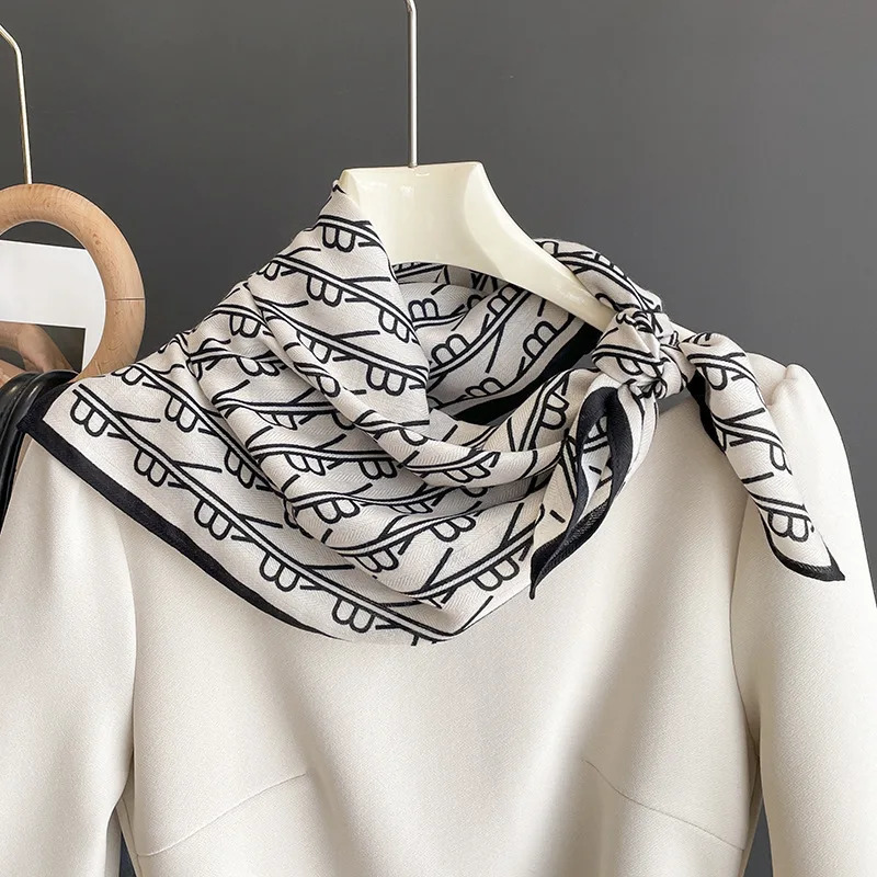 Women Protected Cotton Soft Scarf Elegant Office Neckwear Lady Business Square Foulard Fashion Small Bandana Kerchief 240321
