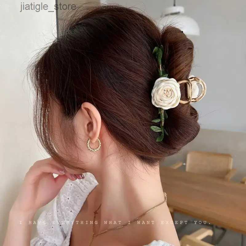Hair Clips 2022 New Women Metal Hair Claw Elegant Gold Flowers Hair Clips Barrette Crab Headband Hairpin Headwear WOMAN HAIR CLIP ACCESSORI Y240329
