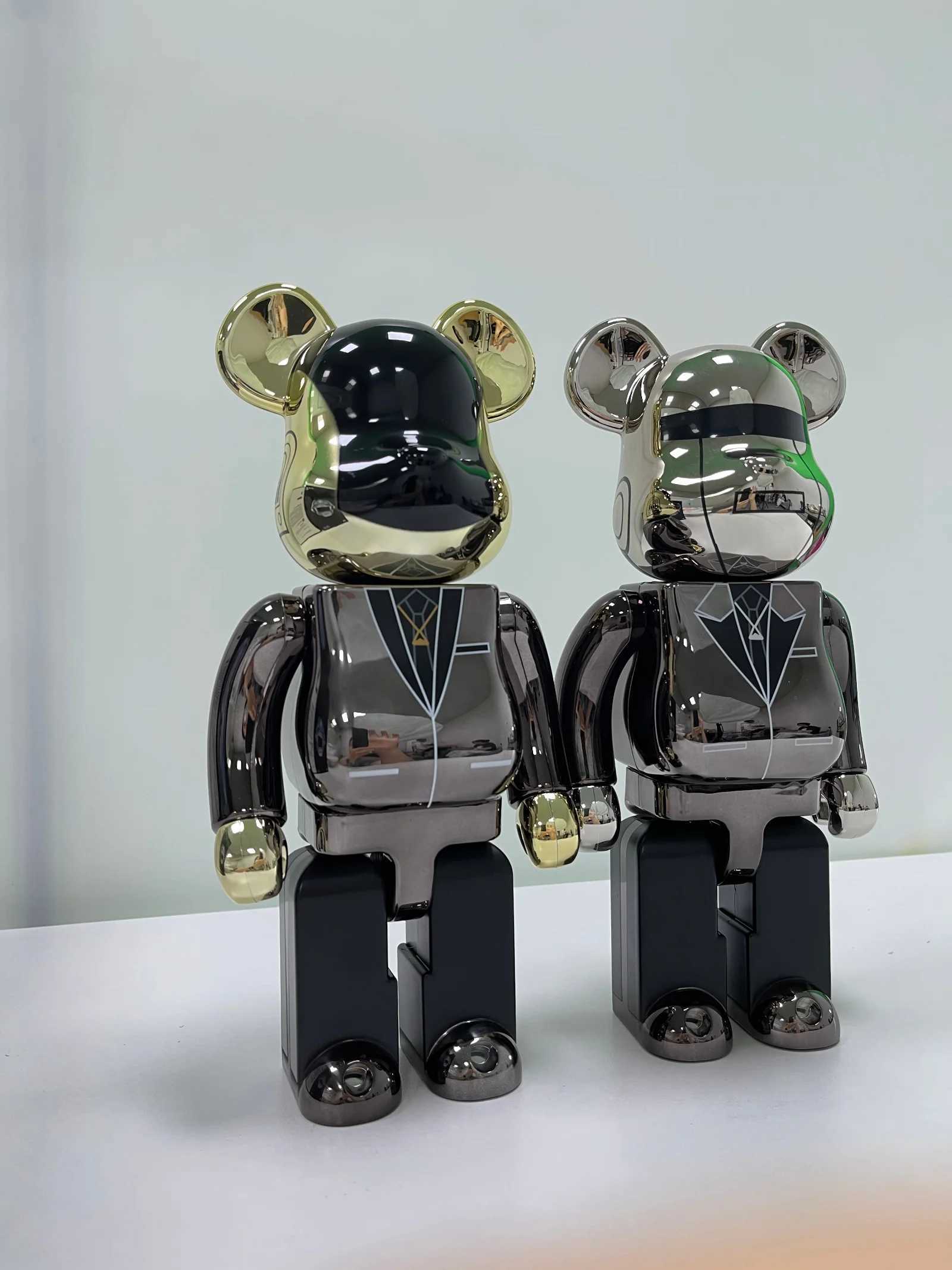 Novelty Items 28cm bear pattern 400% action picture violent bear surfing Hajime Sorayamae 2G bear pattern architectural bear decoration home decoratio