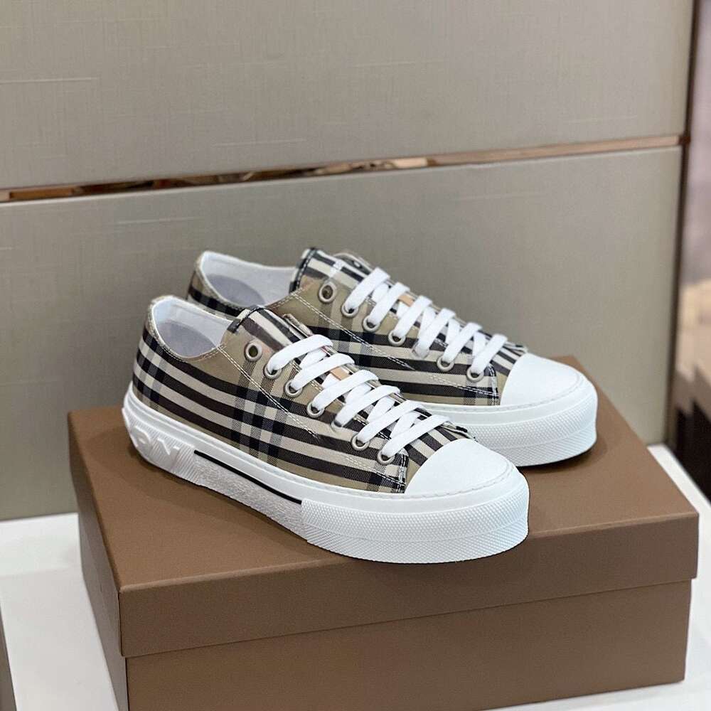 Luxury Brand Casual Shoes Flat Outdoor Stripes Vintage Sneakers Thick Sole Season Tones Brand Classic Men's Shoes 11s