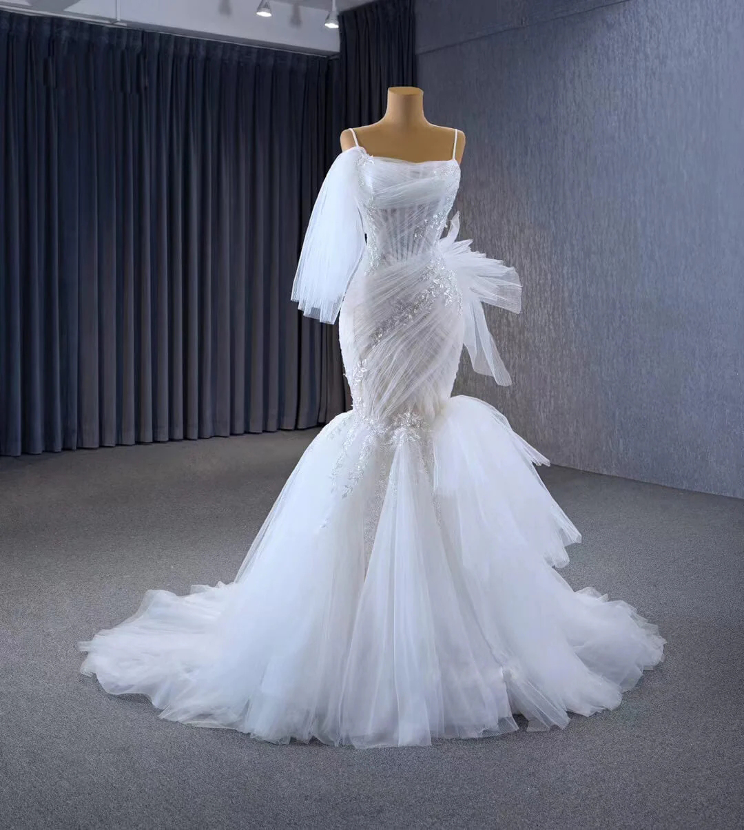 Beauty Draped Pleats Spaghetti Straps Boat Neck Mermaid Wedding Dresses Sleeveless Beaded Appliques Lace Trumpet Bridal Gowns 2024 New Arrival