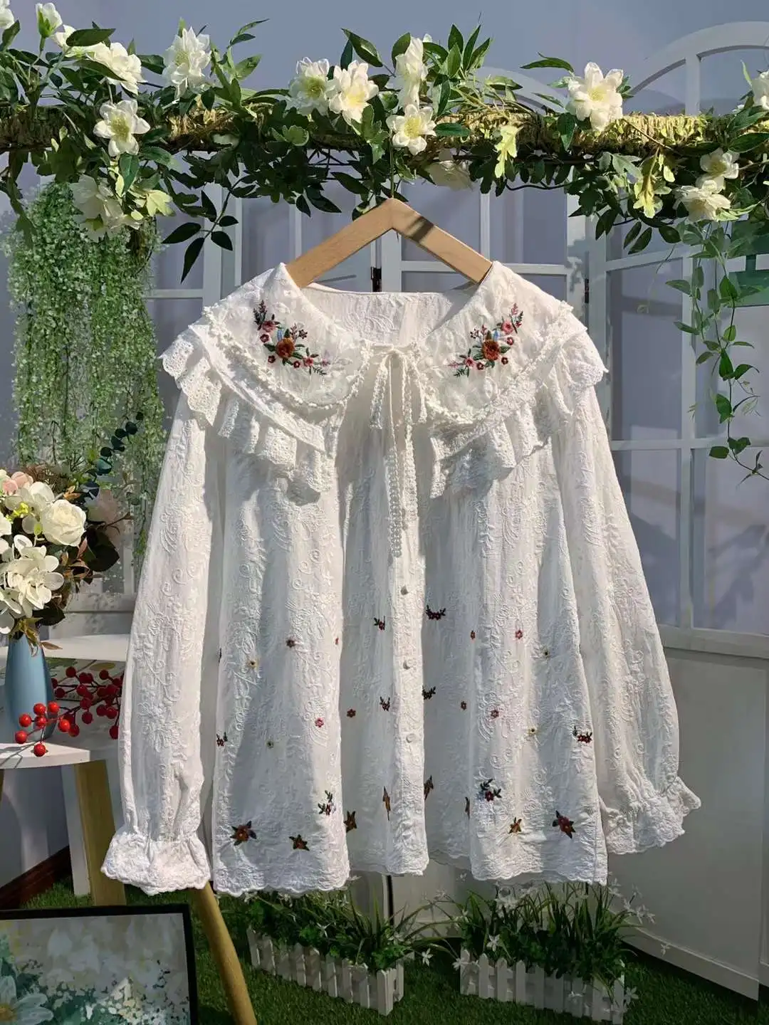 Spring New Sweet Embroidered Blouse Shirt Women Long new Sleeve Single Breasted Tops 2025 Female 822-277