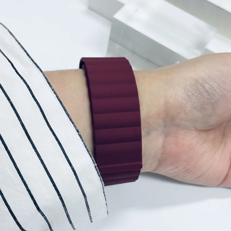Magnetic strap For Apple watch series 7 band 45mm 41mm Silicone watchband Bracelet iWatch serie s 3 5 4 6 SE 38mm 40mm 42mm 44mm