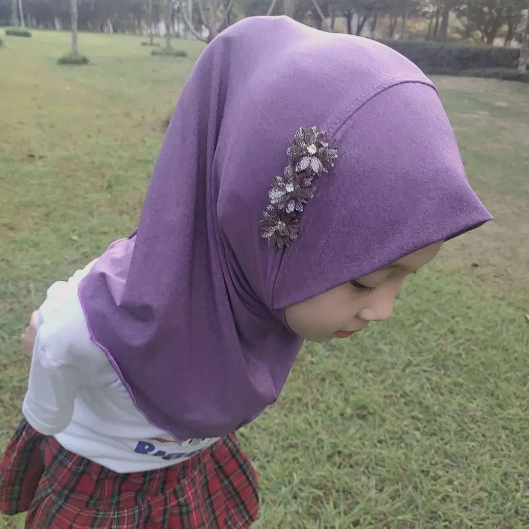 Muslim Girls Kids Hijab Scarf High quality Islamic Shawls Soft and 2025 Stretch Material for 2 new to 7 years old Girls Children Hijabs