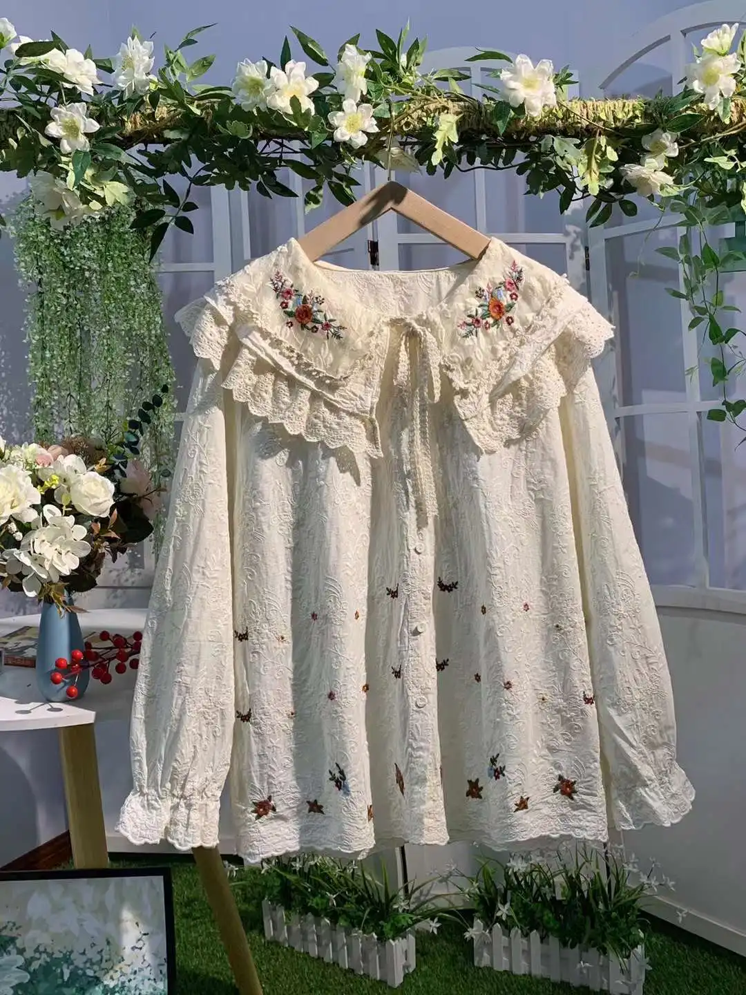 Spring New Sweet Embroidered Blouse Shirt Women Long new Sleeve Single Breasted Tops 2025 Female 822-277