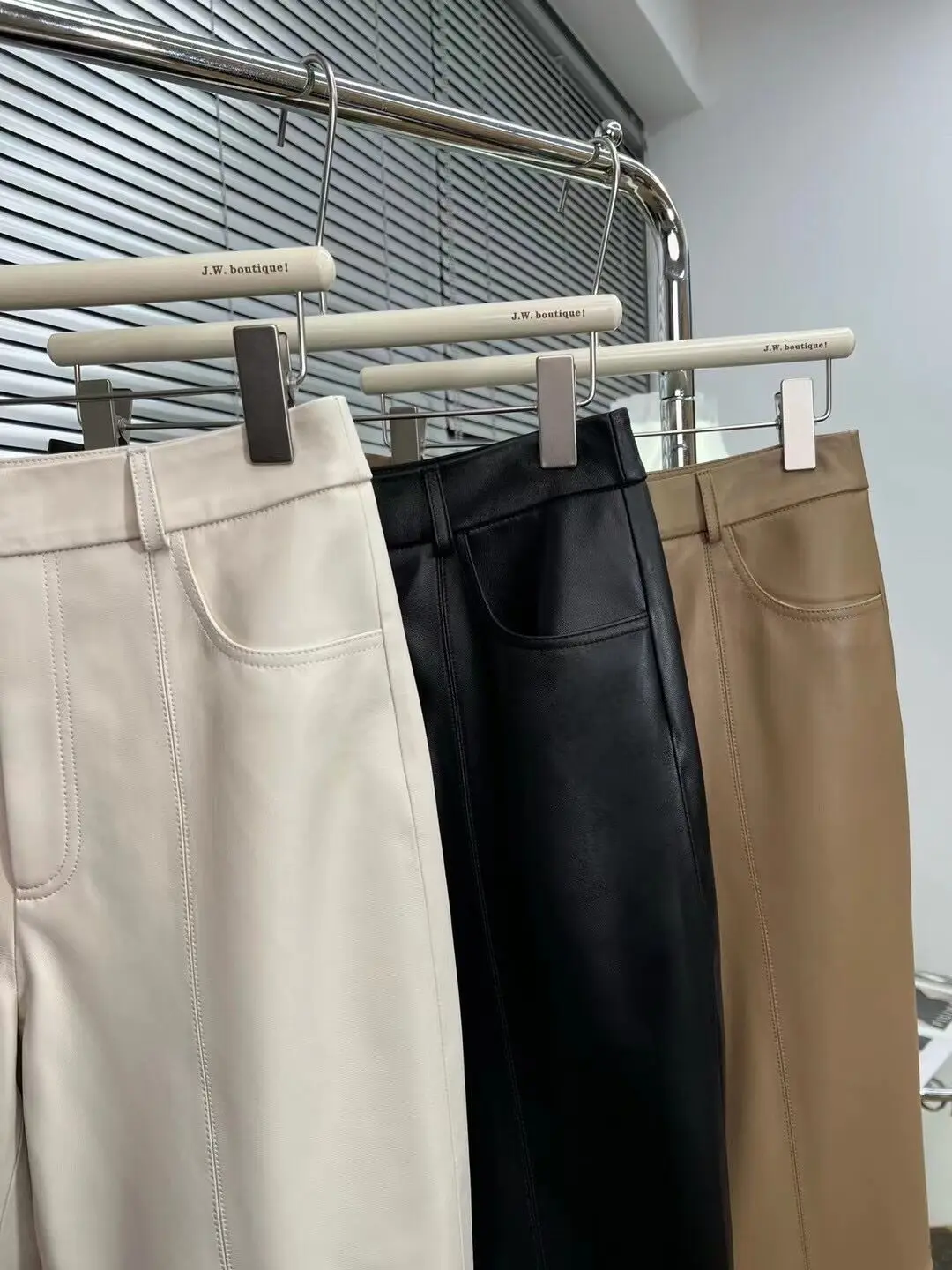 2023 2025 Women's Natural Sheepskin Leather Trousers 100% Sheepskin Genuine new Leather pants H304