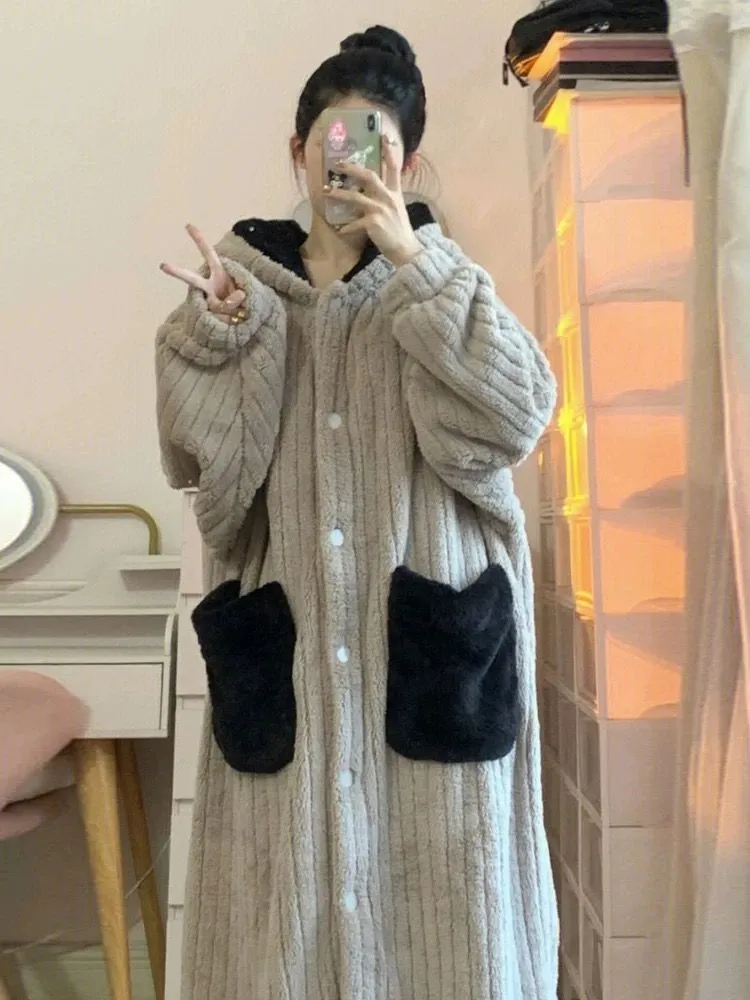 Women Winter new Plus Size Flannel Robe Extra Long Hooded Warm Bathrobe Thick 2025 Coral Fleece Bath Robe Female Dressing Gown Robes