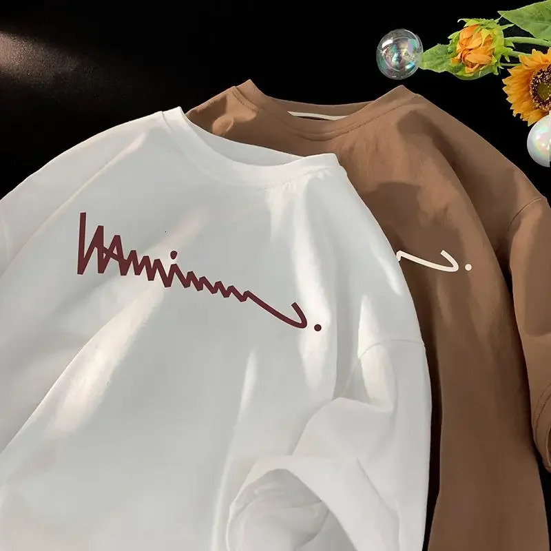 American Fashion Personalized Retro Print Graphic Tshirt for Men and Women Summer Street Couple Casual Short Sleeve Top y2k 240315