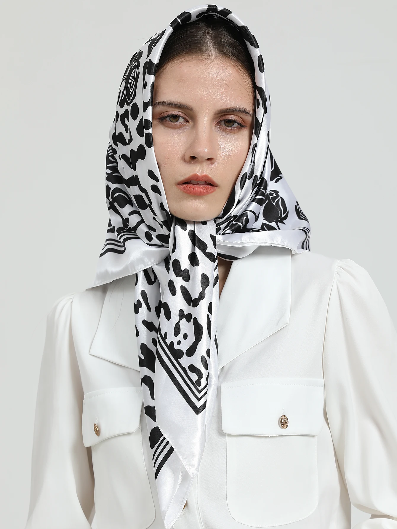 2023 2025 Print Silk Satin Muslim Scarf Hijab 90cm Neckerchief Shawl Wraps Bandana Female Headband Hair Hand Wrist new Echarpe New