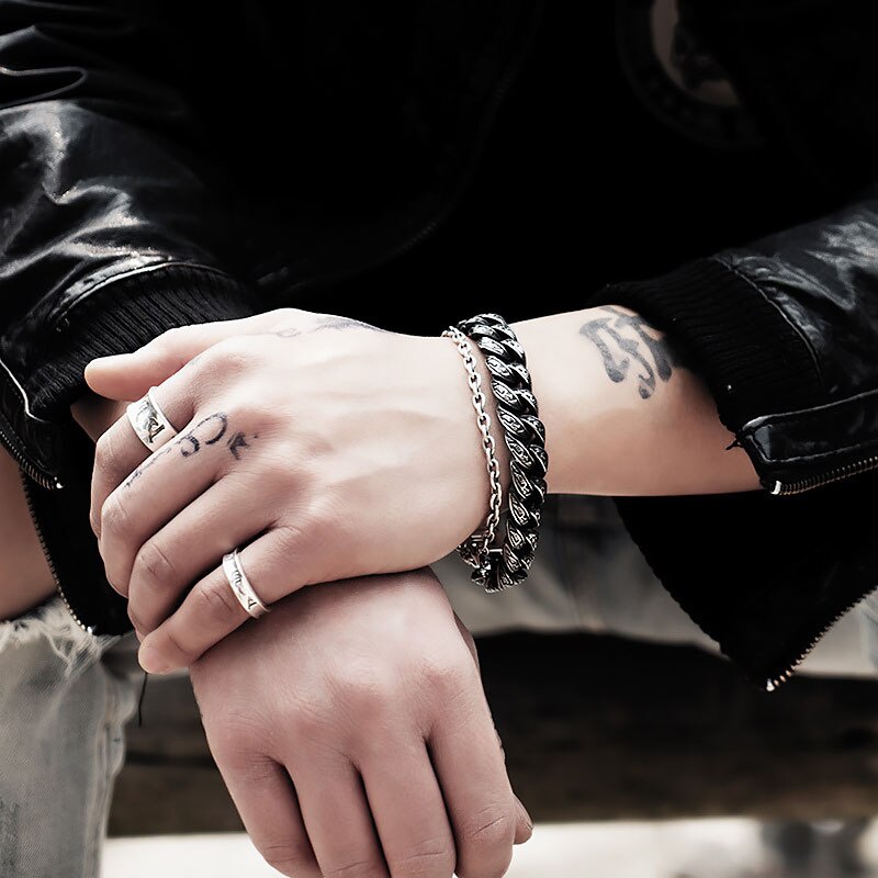 Men's Personality Bracelet Vintage Pattern Dark Cold Wind Engraved Antique Silver Color Bracelet for Men Punk Party Jewelry Gift