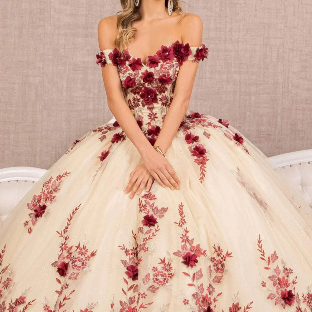 2023 Exquisite Cheap Quinceanera Dresses Ball Gown Sweetheart Lace Applique Flower For16 Year Old Party Dresses