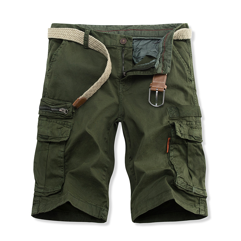 Summer New men's casual shorts multi-bag overalls Beach pants comfortable and breathable fashion.