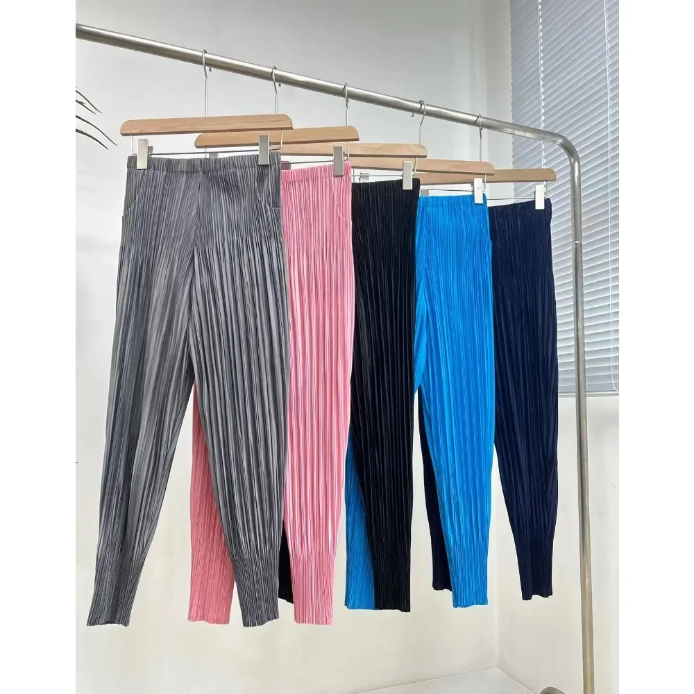 Miyake Pants Female 2023 New Drape Small Foot Women's Pants Pleated Casual Nine-quarter Pants Radish Loose Haren Trousers