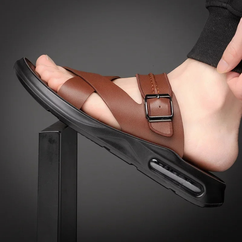 2024 Genuine Leather Summer Shoes Men Sandals Flat Nonslip New Soft Mens Beach Holiday Black Brown A13 240322