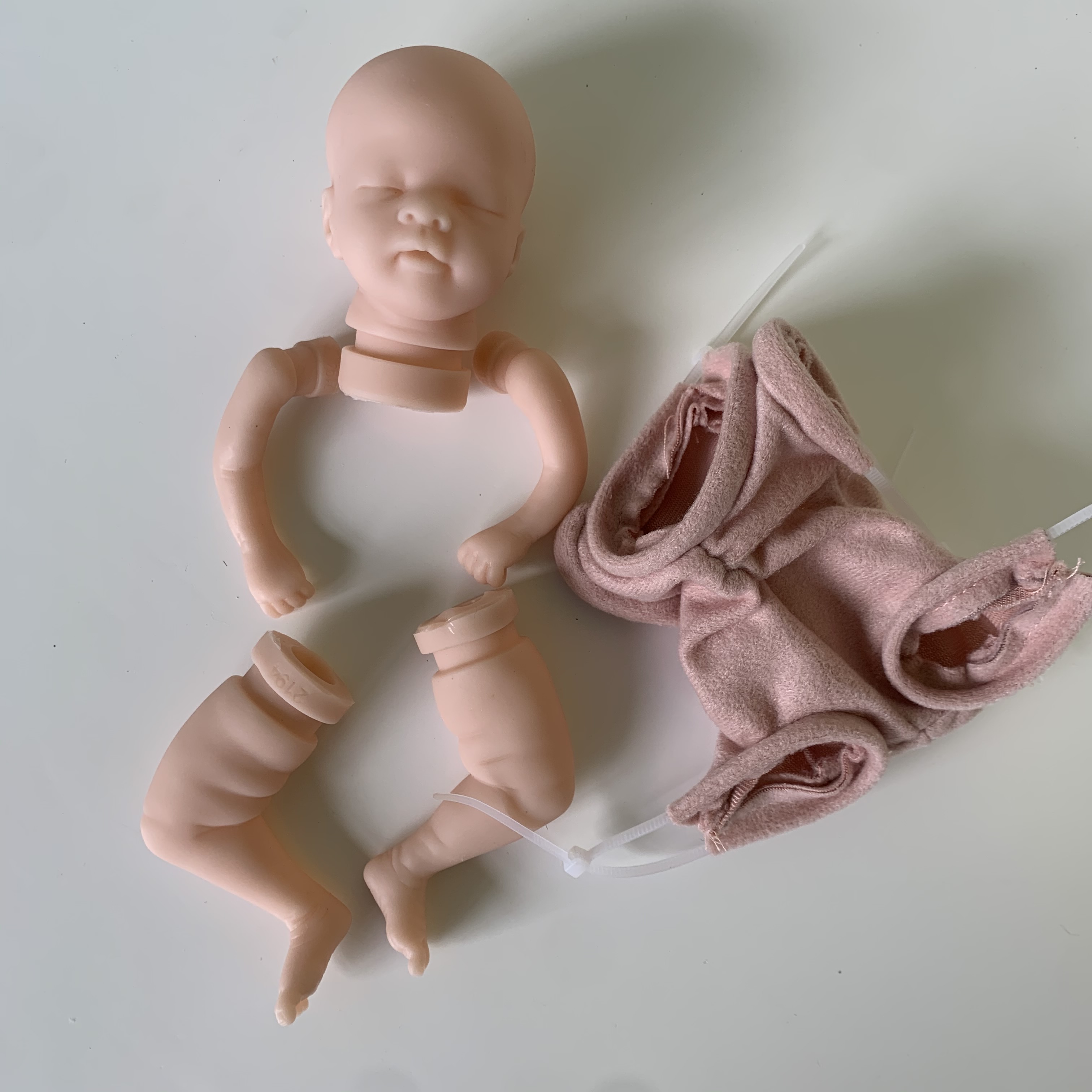 NPK 8inch Reborn Doll Kit Mia Mini Handy Doll Fresh Color Unfinished Doll Parts with Body