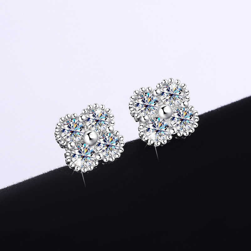 925 Sterling Silver Four Leaf Clover Moissanite Stud Earrings with GRA Certificate for Women Fine Jewelry Anniversary Gift 0.8ct