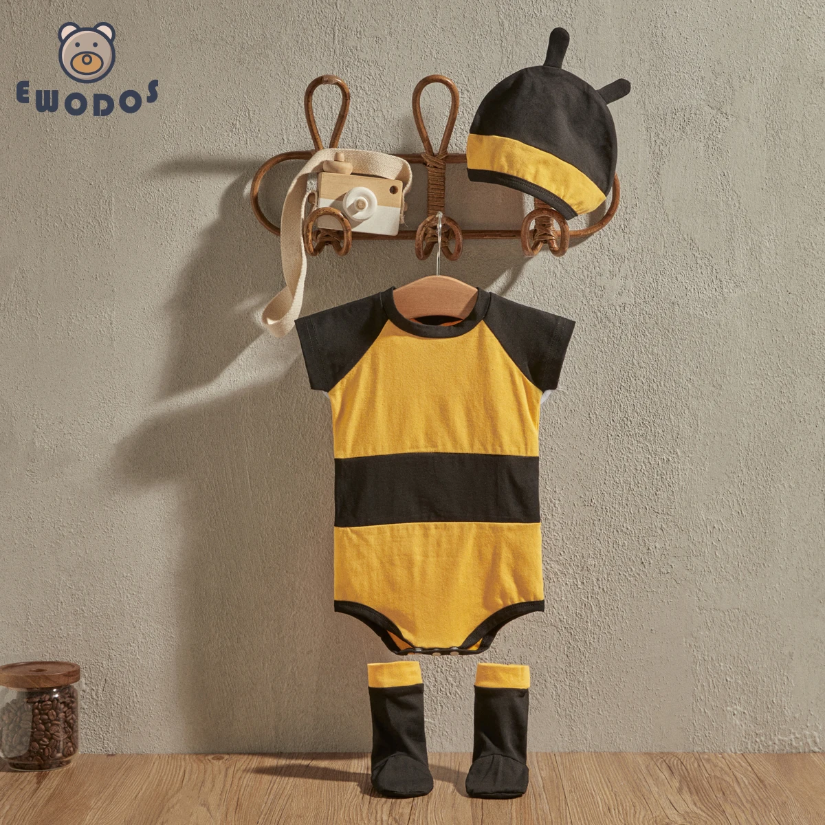 EWODOS 0-12M Newborn 2025 Baby Kids Boys Girls Halloween Bee Costume Short new Sleeve Honeybee Bodysuit + Hat + Wings + Socks Set